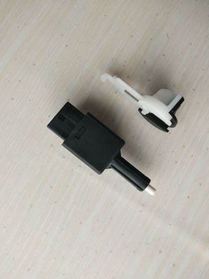 93810-3S700 ব্রেক লাইট সুইচ 2015- হুইন্ডাই অ্যাকসেন্ট আই 20 টুকসন কিয়া রিও বছর 2015-