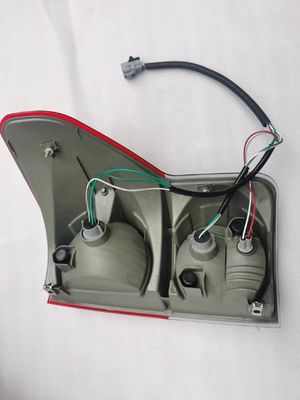 টয়োটা টুন্ড্রা 07-09 81560-0C070 2006- ভোল্টেজ 12V বছরের জন্য 12 ভোল্টের পিছনের আলো 2006- 12V
